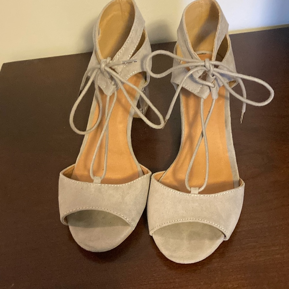 Beautiful grey suede dress shoes size 8 1/2 worn once
